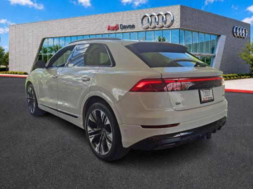 Glacier White Metallic 2026 Audi Q8 Premium Plus