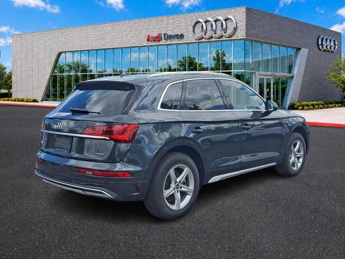 Manhattan Gray Metallic 2021 Audi Q5 45 Premium
