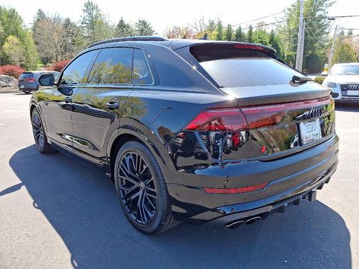 2024 Audi SQ8 4.0T quattro Premium Plus