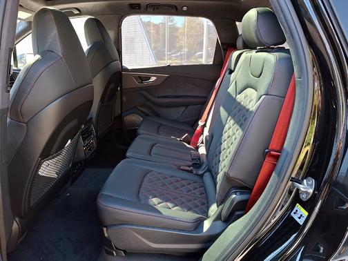 2026 Audi SQ7 PRESTIGE