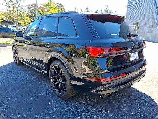 2026 Audi SQ7 PRESTIGE