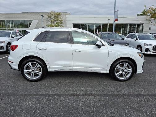 2024 Audi Q3 45 S line Premium