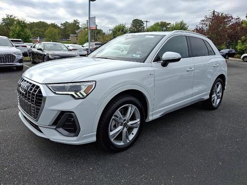 2024 Audi Q3 45 S line Premium