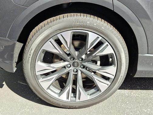 2026 Audi Q8 Premium Plus