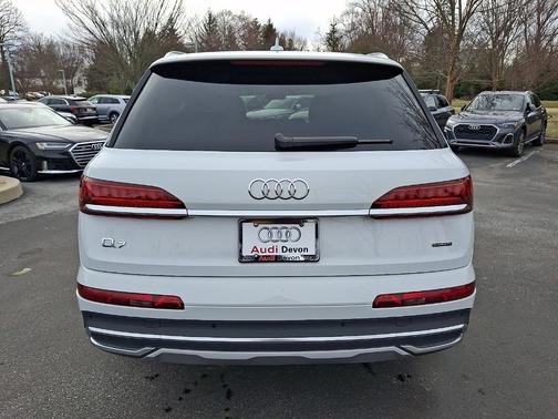 2023 Audi Q7 45 Premium Plus