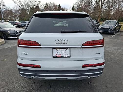 2023 Audi Q7 45 Premium Plus