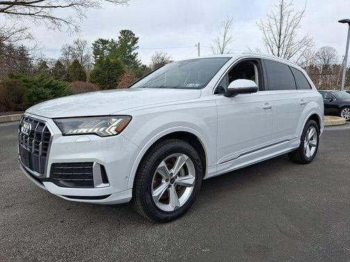 2023 Audi Q7 45 Premium Plus