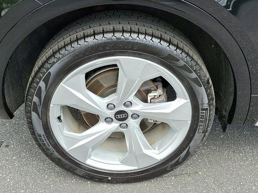 2024 Audi Q5 45 S line quattro Premium