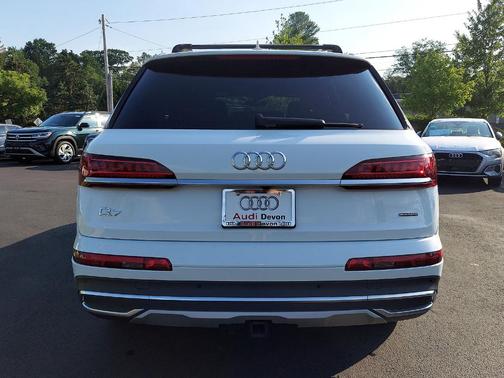 Photo 5 of 35 of 2021 Audi Q7 55 Premium