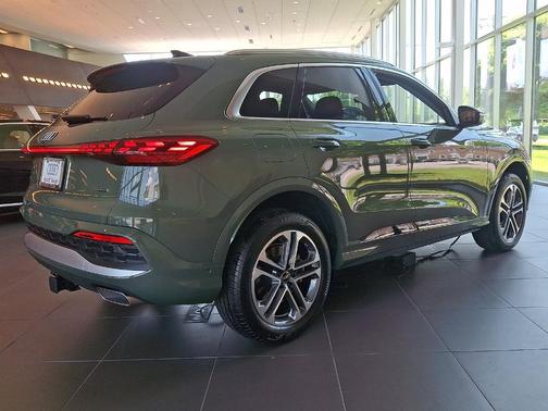 Green Metallic 2026 Audi Q5