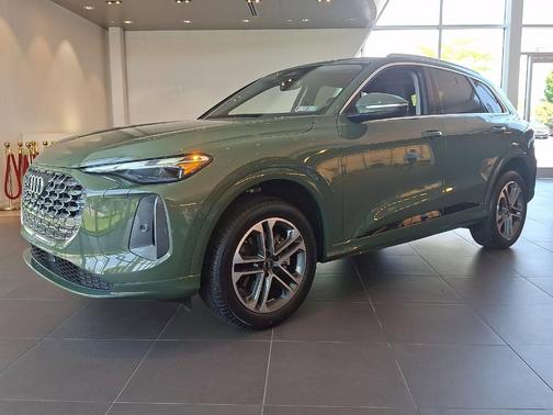 Green Metallic 2026 Audi Q5