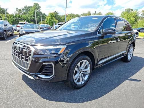 2025 Audi Q7 55 Premium Plus