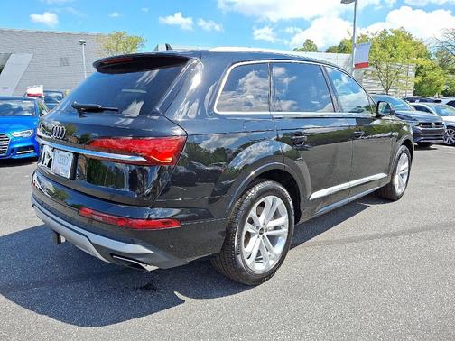 2025 Audi Q7 55 Premium Plus