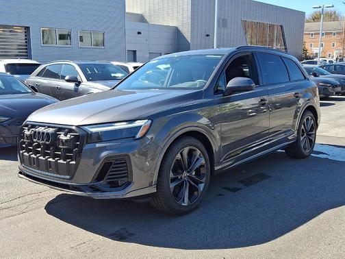 Samurai Gray Metallic 2026 Audi Q7 S LINE PLUS