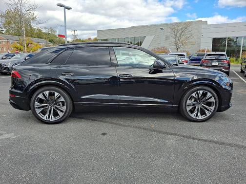 2025 Audi Q8 Prestige