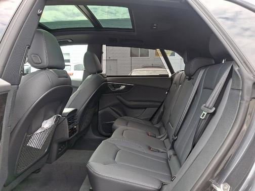 Daytona Gray Pearl 2026 Audi Q8 Premium Plus