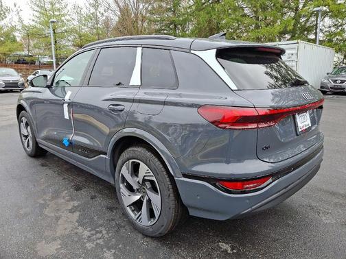 2025 Audi Q6 e-tron Premium