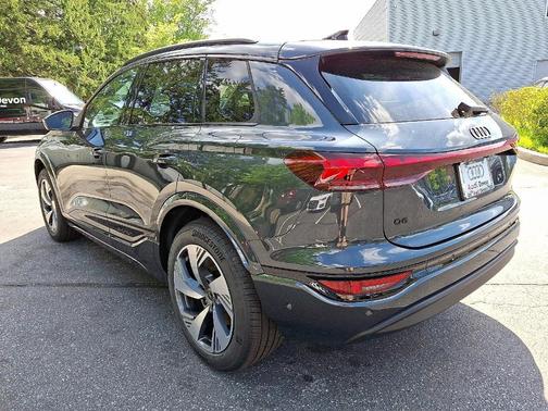 2025 Audi Q6 e-tron Premium