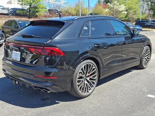 Mythos Black Metallic 2026 Audi SQ8 4.0T quattro PREMIUM PLUS