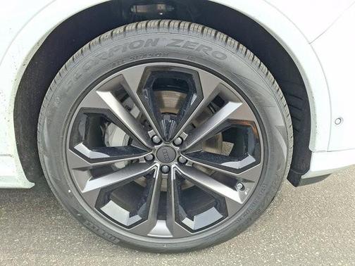 2026 Audi Q7 55 Premium