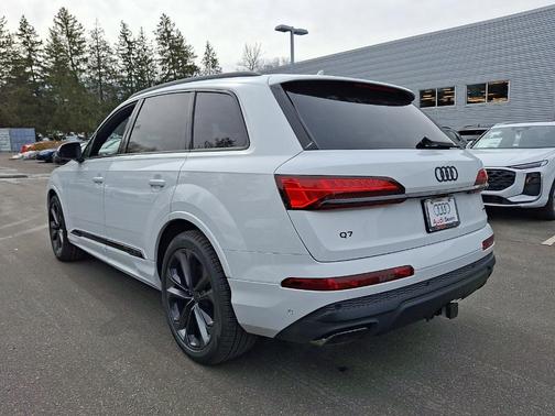 2026 Audi Q7 55 Premium