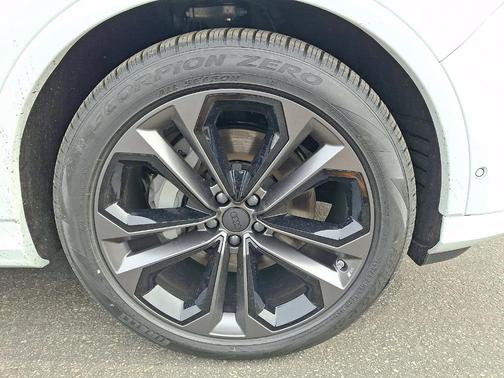 2026 Audi Q7 55 Premium