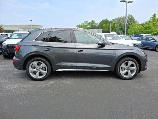2025 Audi Q5 45 S line quattro Premium
