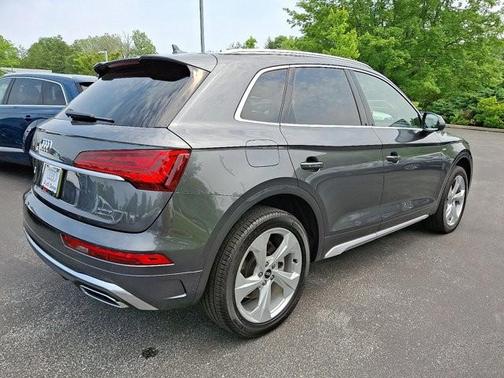 2025 Audi Q5 45 S line quattro Premium