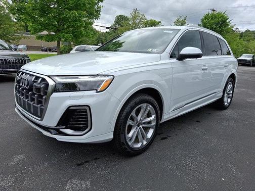 2025 Audi Q7 55 Premium Plus