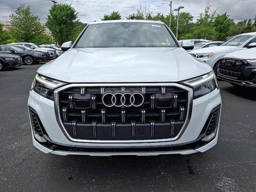 2025 Audi Q7 55 Premium Plus