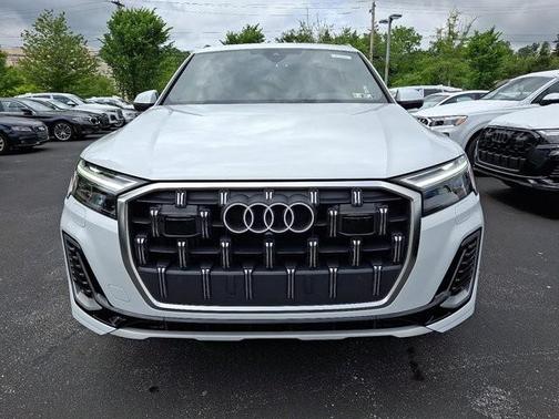 2025 Audi Q7 55 Premium Plus