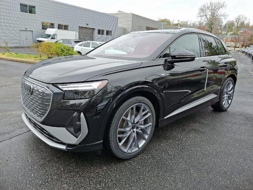 2025 Audi Q4 e-tron 55 quattro Premium