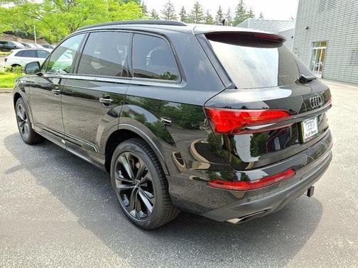 2025 Audi Q7 55 Premium Plus