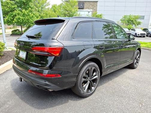 2025 Audi Q7 55 Premium Plus