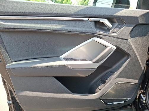 2024 Audi Q3 45 S line Premium