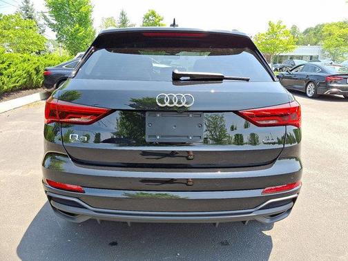 2024 Audi Q3 45 S line Premium