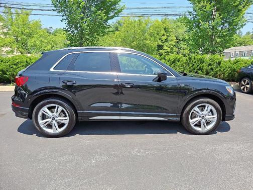 2024 Audi Q3 45 S line Premium