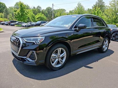 2024 Audi Q3 45 S line Premium
