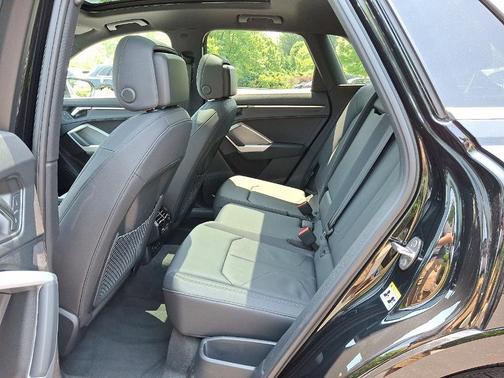 2024 Audi Q3 45 S line Premium