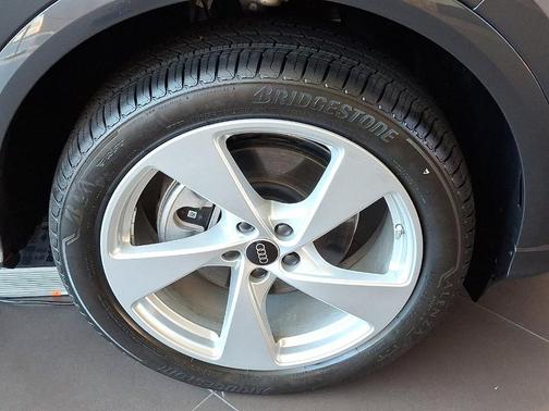 2025 Audi Q5 2.0T quattro Premium