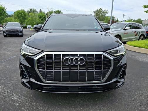 2024 Audi Q3 45 S line Premium