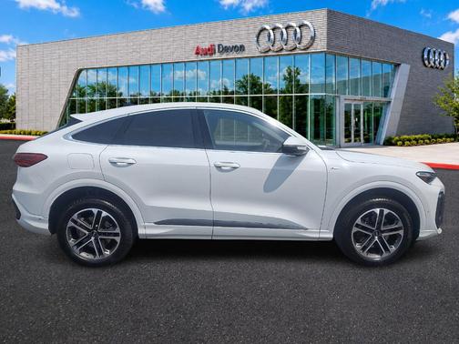 Arkona White 2025 Audi Q5 2.0T Premium