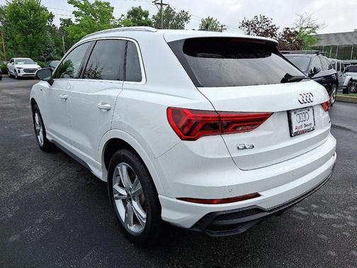 2024 Audi Q3 45 S line Premium