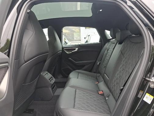Mythos Black Metallic 2026 Audi S5 PLUS