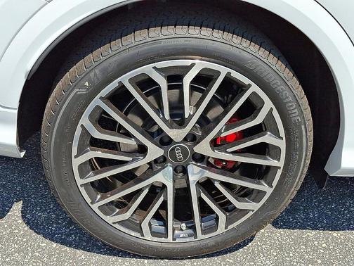 2025 Audi SQ5 3.0T quattro Premium