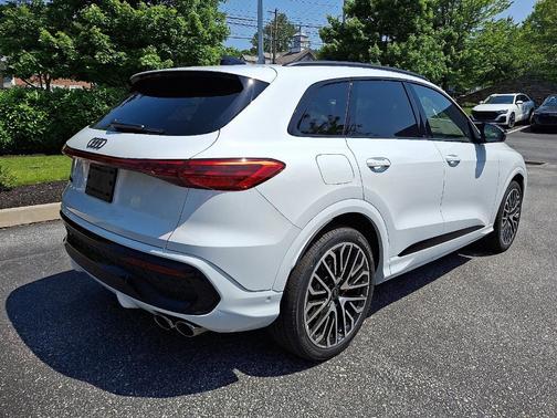 2025 Audi SQ5 3.0T quattro Premium