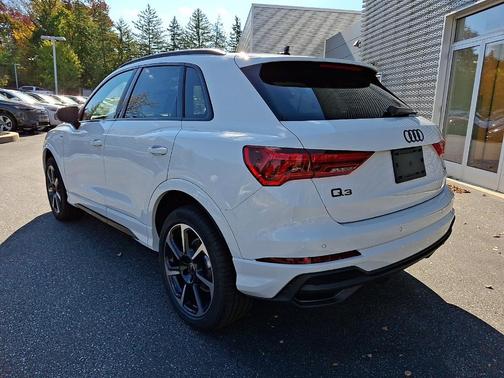 2025 Audi Q3 45 S line Premium