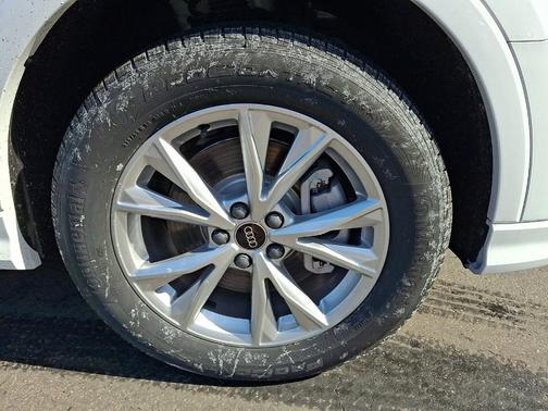 2025 Audi Q3 45 S line Premium