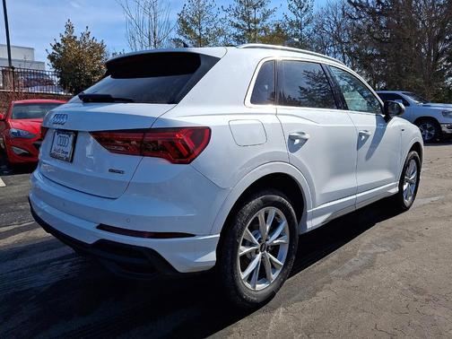 2025 Audi Q3 45 S line Premium