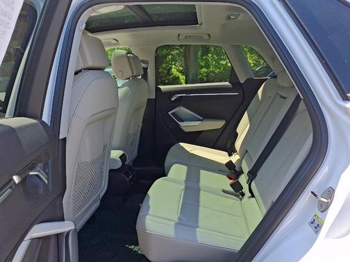 Arkona White 2024 Audi Q3 45 S line Premium